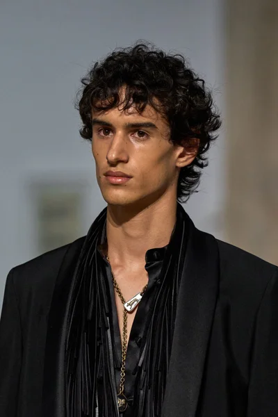 Look 84